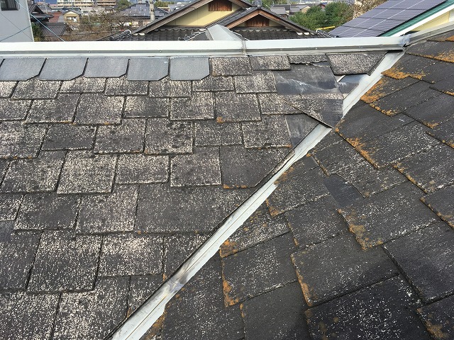 雨漏り被害が生じやすい谷板金